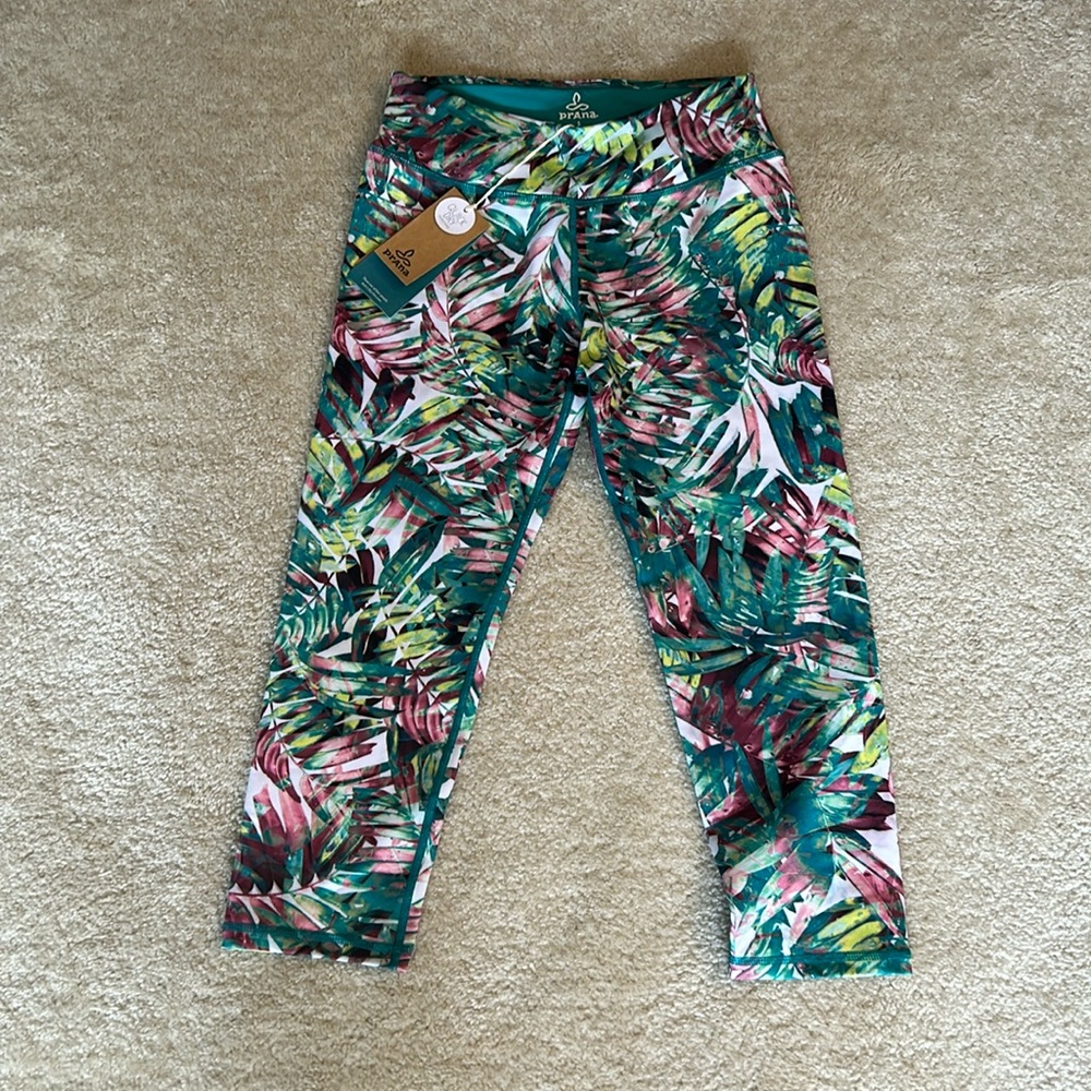 NWT! prAna Women's Roxanne Capri Yoga Pants Dragonfly Paradise Small